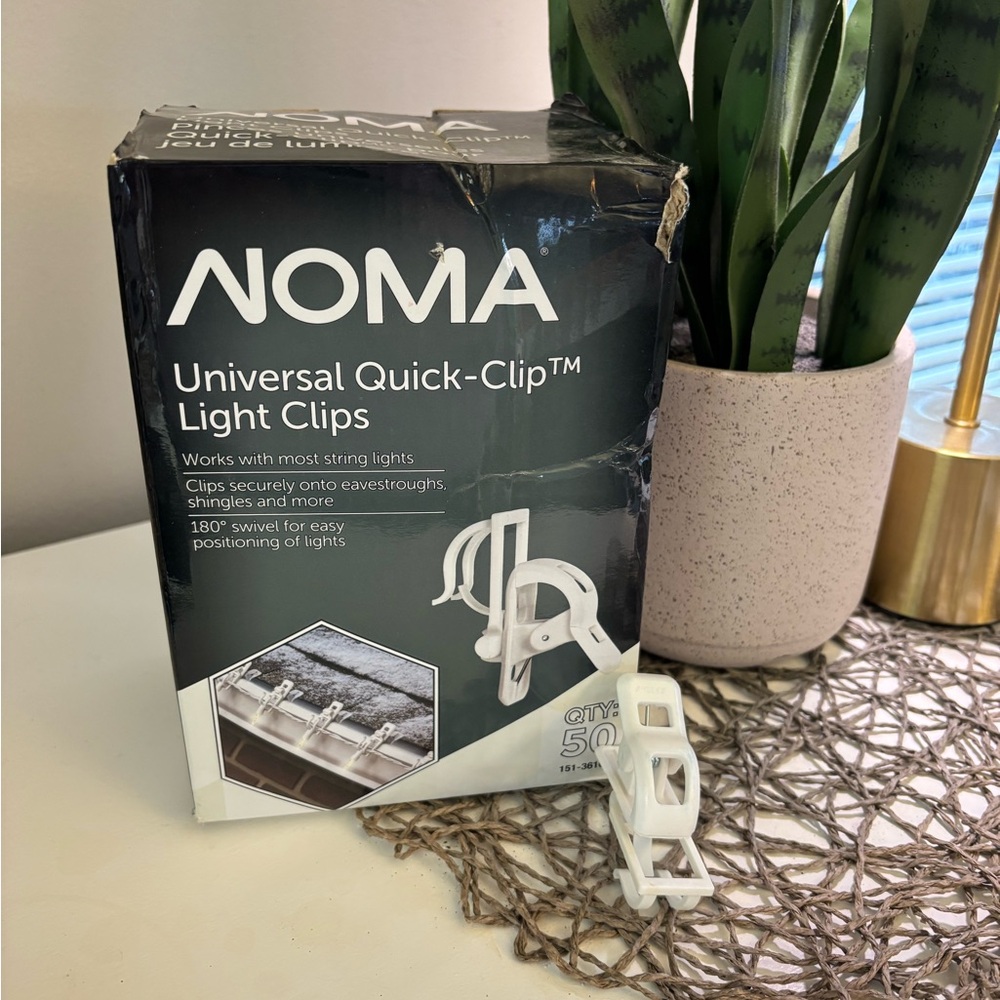 NOMA Universal Quick-Clip Light Clips